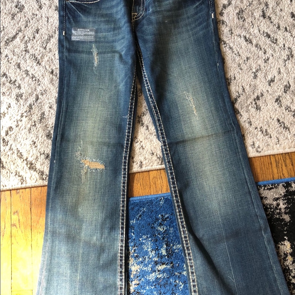Distressed jeans - NEW w/ tags